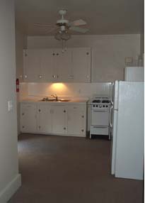 504_half_kitche.jpg