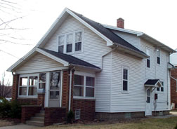 222_exterior_th.jpg (49808 bytes)